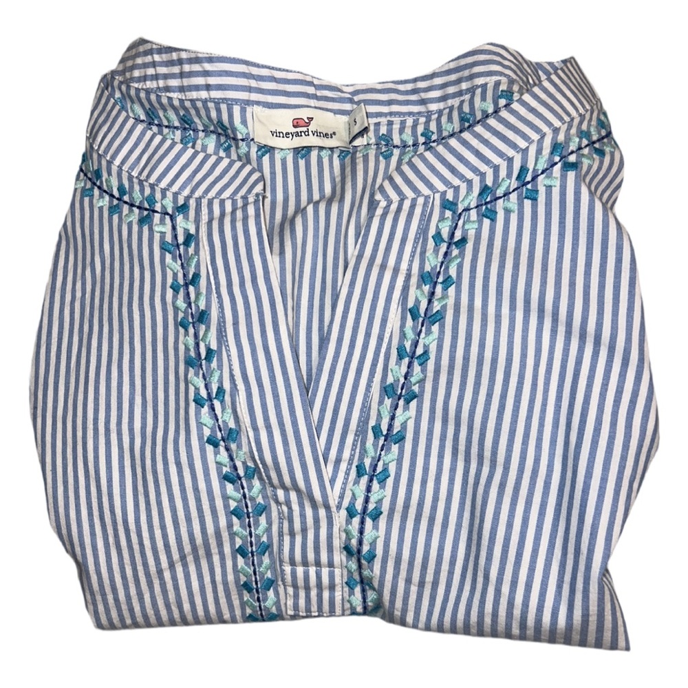Vineyard Vines Seersucker Embroidered Savannah Top🌹 - Picture 3 of 10